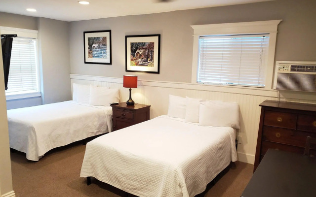 Coronado Island Inn