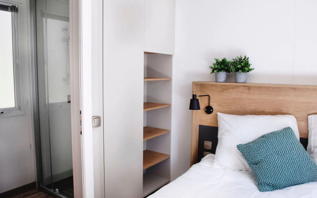 Nice Chalet With AC, on the Drents-friese Wold