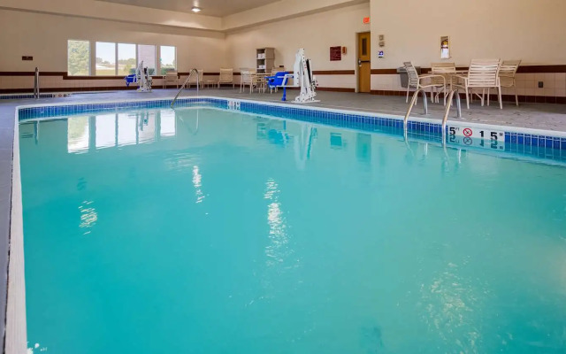 Holiday Inn Express Wapakoneta