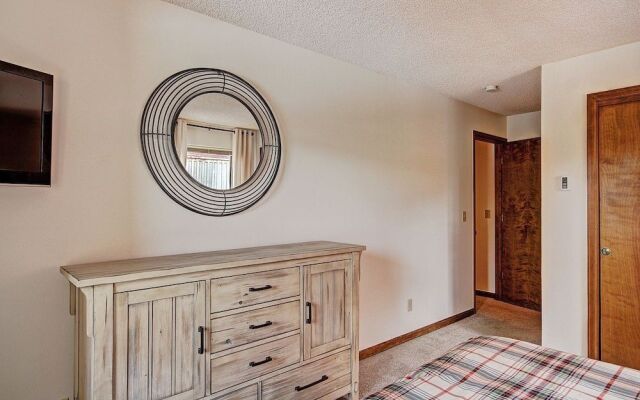 Tyra Summit A2F - 2 Br Condo