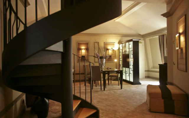 Grand Visconti Palace