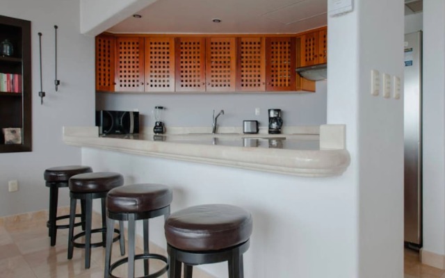 Alta Vista 3Br Condo By Rmh