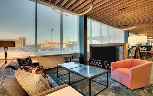 The Rose Hotel Chicago O’Hare, Tapestry Collection by Hilton