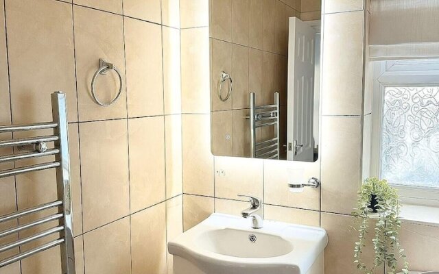 Inviting Apartment in Reading