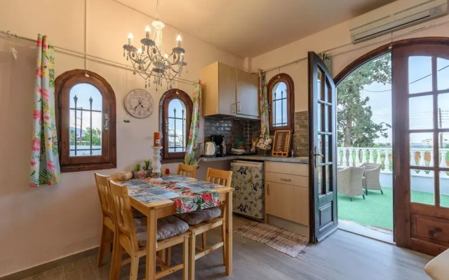 Bungalow Next TO THE Beach IN Malia