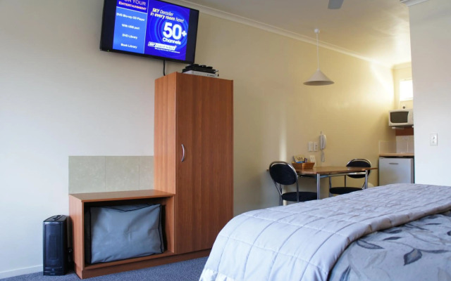 Bks Egmont Motor Lodge