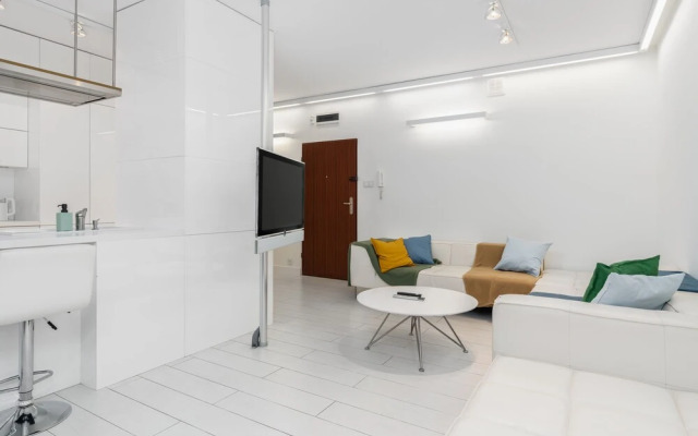 Minimalist Apartment Poznan by Renteres