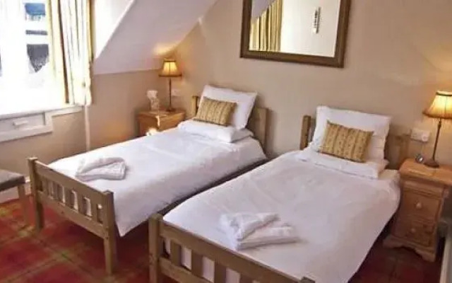 Moorfield House Hotel