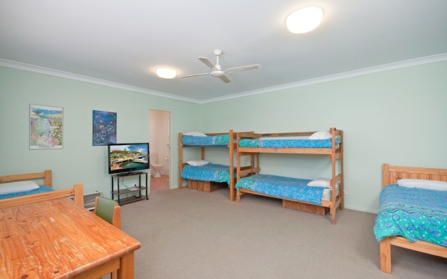 Sandy Shores, 18 Corlette Point Road – Guest Rooms – Corlette