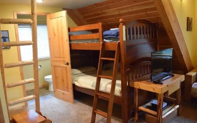 Creekside Cabin