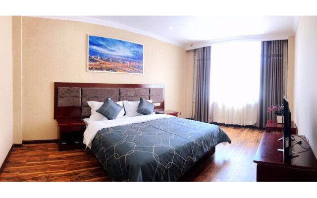 Chonpines Hotels·XiNing Qingzang Building