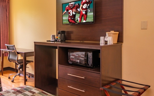 Red Roof Inn & Suites Indianapolis Airport