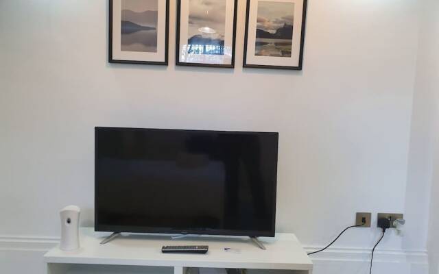 Lux Kings RD City Centre Studio Apartment Reading