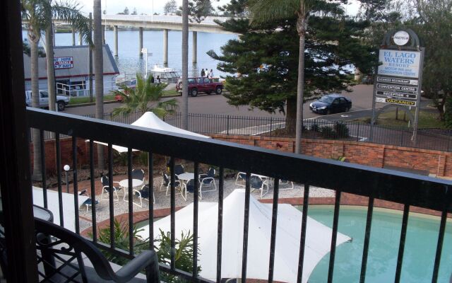 El Lago Waters Motel