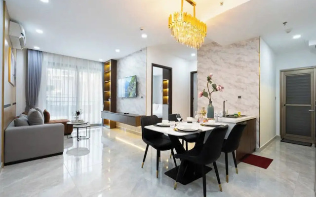 2BR Luxury in District 7