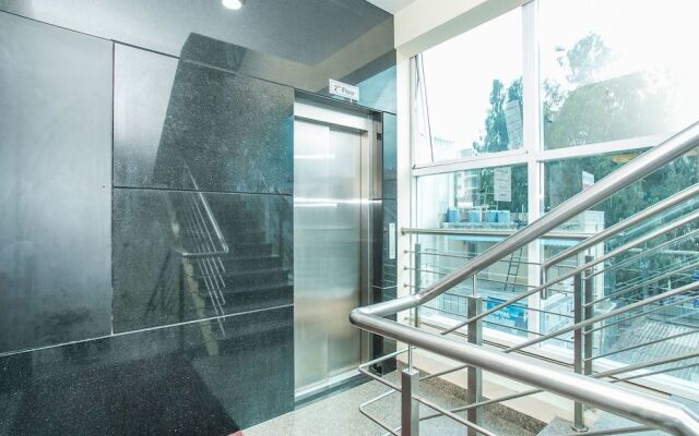 Capital O 15950 J K Residency