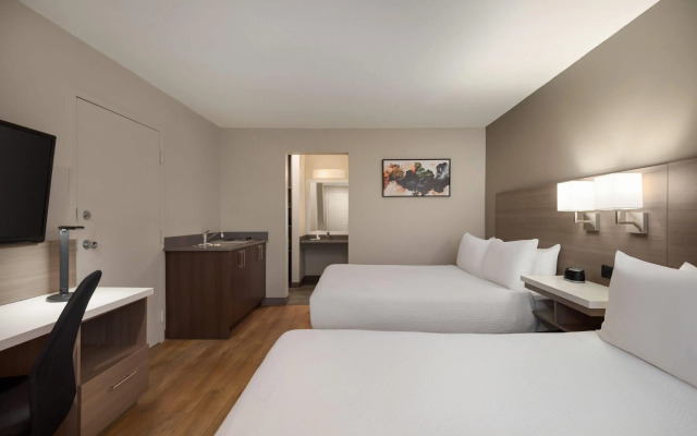 Days Inn by Wyndham Kelowna