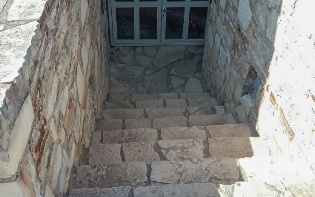 Zeus Traditional House