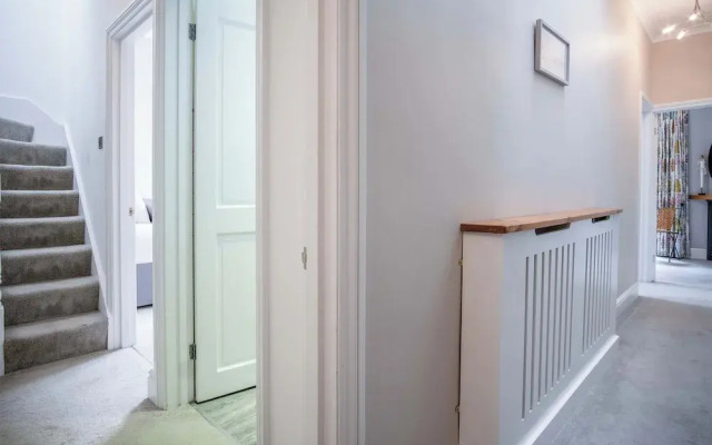 Overland Road 4 Bed House Mumbles