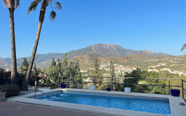 Cd-1383 Three Bedroom Villa With Pool