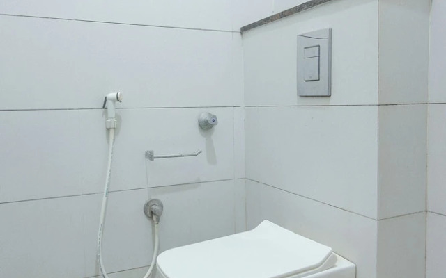 FabHotel Golden Grand Inn - Global Village