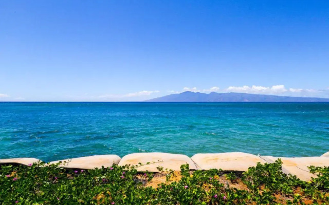 Hololani Resort