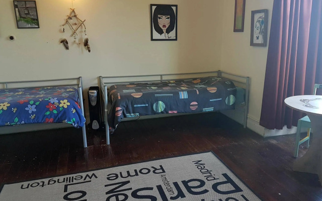 Chillawhile Backpackers Art Gallery