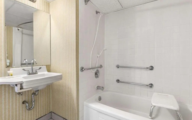 Days Inn & Conference Center - Bridgewater