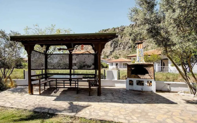 Bybassios Hotel