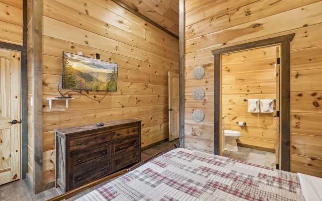 Eden Of The Smokies 5 Bedroom Cabin