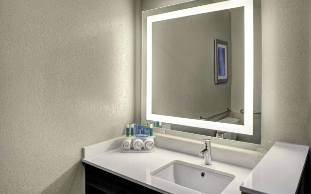 Holiday Inn Express & Suites Coldwater by IHG