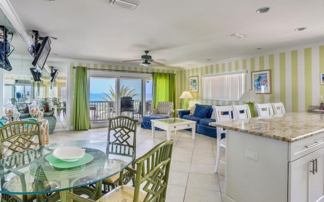 Sunset Villas 4 Awesome Views/2 Balconies/pool/deck/bbq!