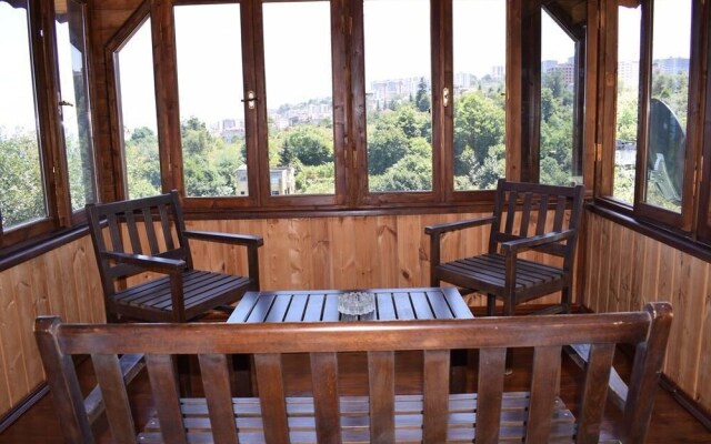Zahi Bungalov