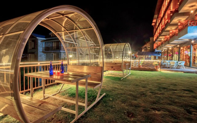 Snow Flakes Resort And Spa Centrally Heated Luxury Resort