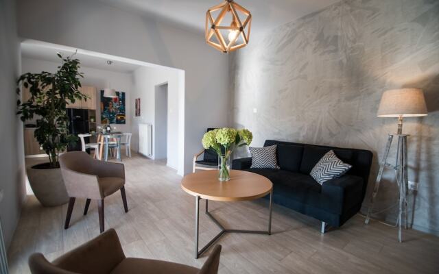 Lagonissi Residence