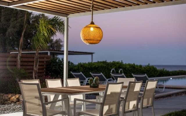 Villa Sylvia Beachfront