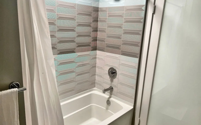 Melrose Rooftop Boutique Residences