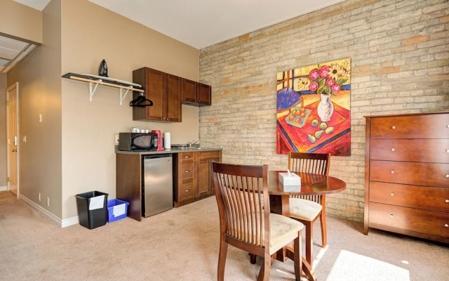 Wellington Street Inn