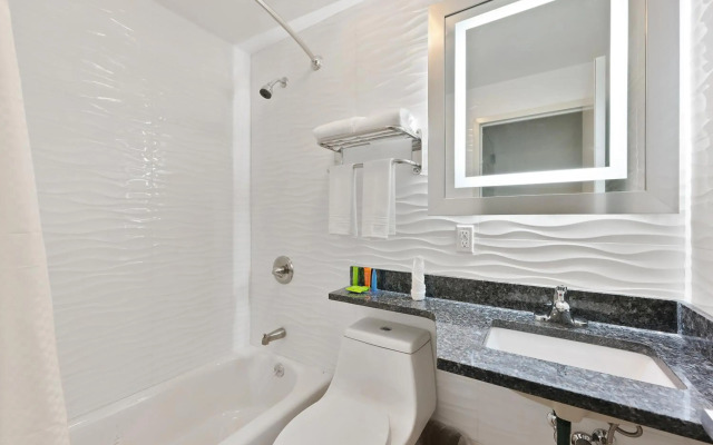Casa Blanca Hotel Brooklyn
