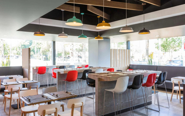 Ibis Tijuana Zona Rio