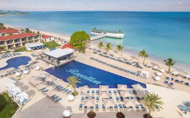 Royalton CHIC Antigua, An Autograph Collection All-Inclusive Resort – Adults Only