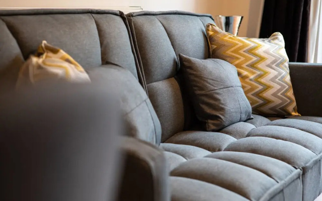 The Elk Suite Sasco Apartments