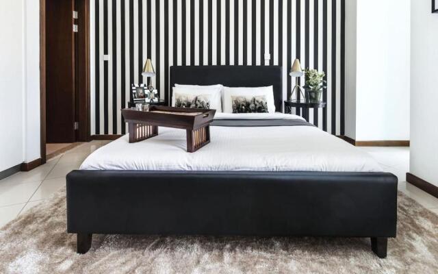 Frank Porter - Marsa Plaza