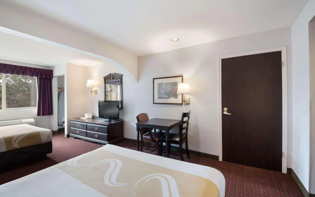Quality Inn Grand Suites Bellingham