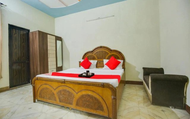 OYO Flagship 70112 Corner Guest House