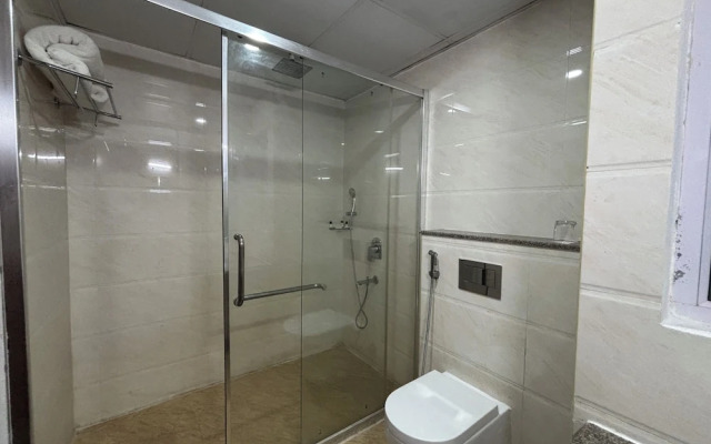 Triguna Clarks Inn