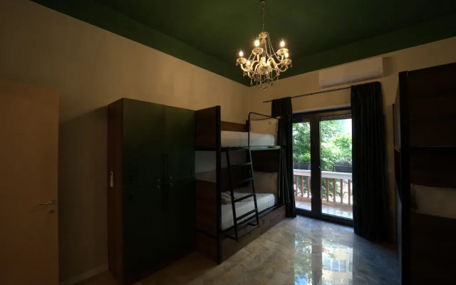 2115 Boutique Hostel