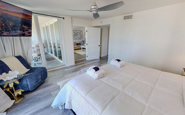 Shoreline Towers 1044 2 Bedroom Condo