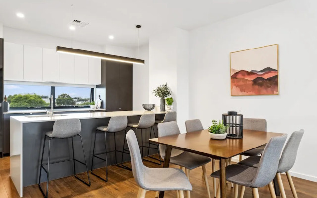 Little Grenfell Apartments by Urban Rest