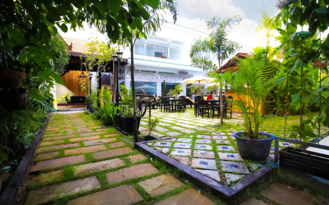 Chheng Residence